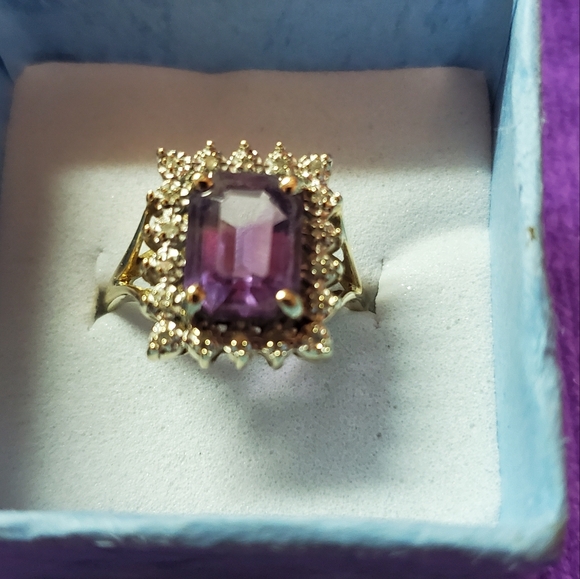 10kg gold Amethyst, Diamond chips Ring - Picture 1 of 8